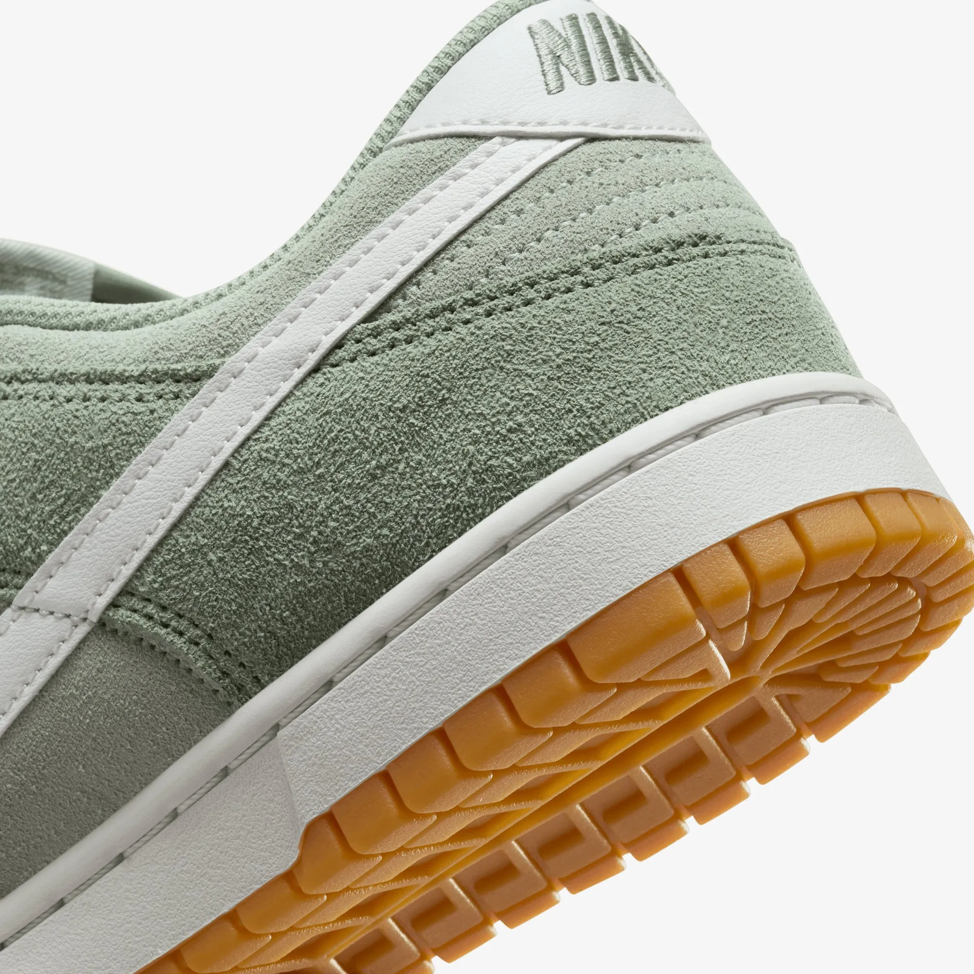 NIKE | DUNK LOW RETRO SE { JADE HORIZON/SUMMIT WHITE-LIGHT SILVER