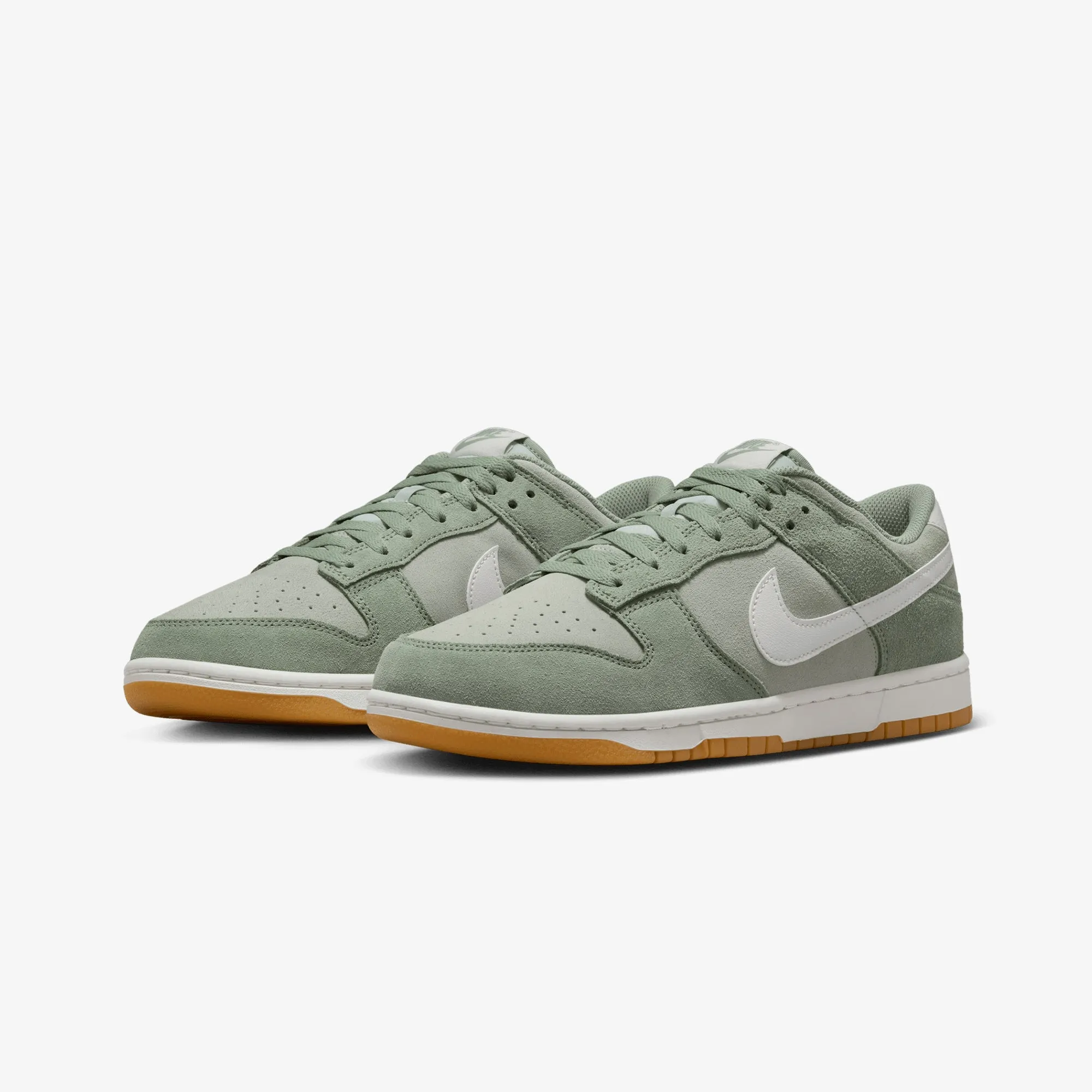 NIKE | DUNK LOW RETRO SE { JADE HORIZON/SUMMIT WHITE-LIGHT SILVER