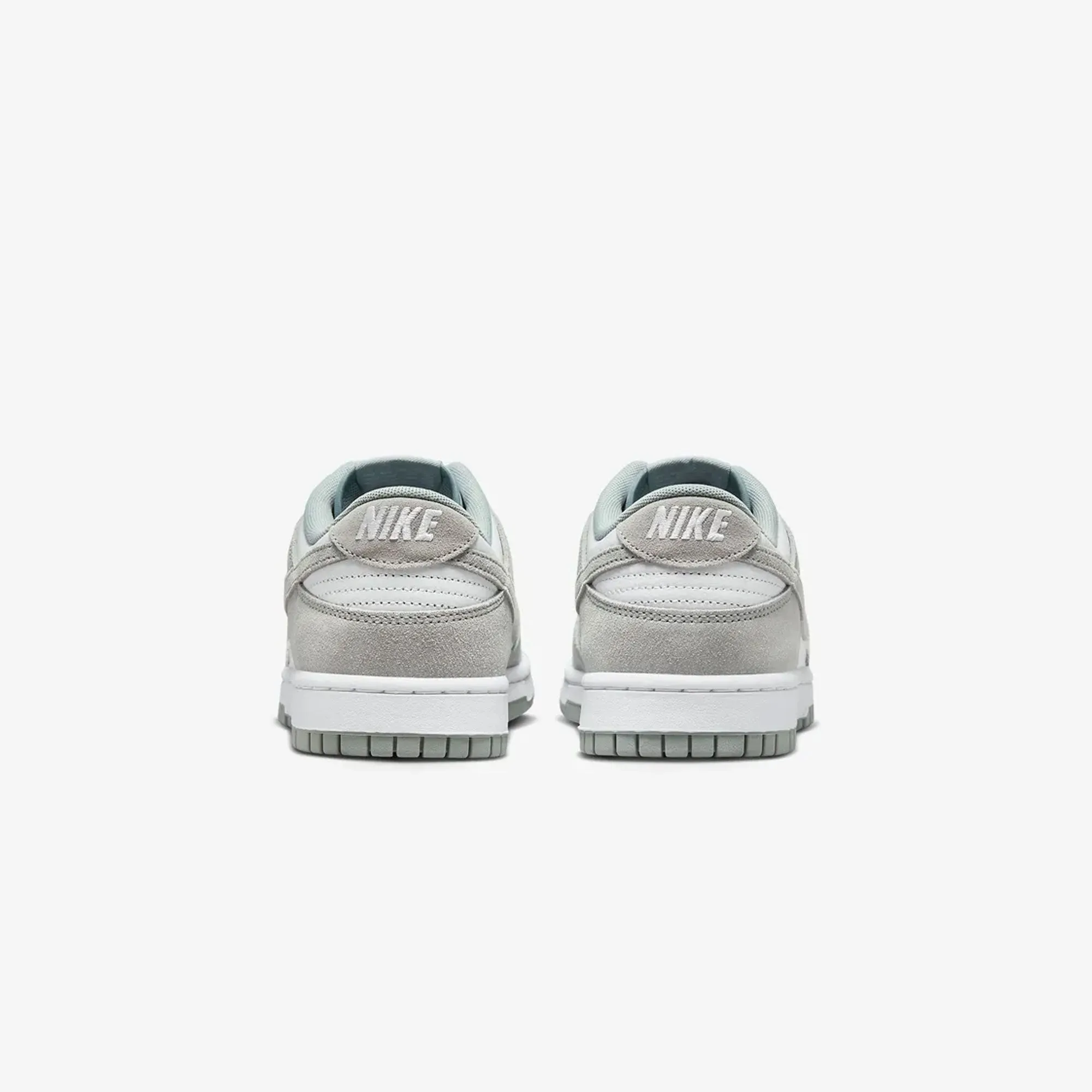 NIKE | DUNK LOW RETRO { WHITE/LIGHT PUMICE