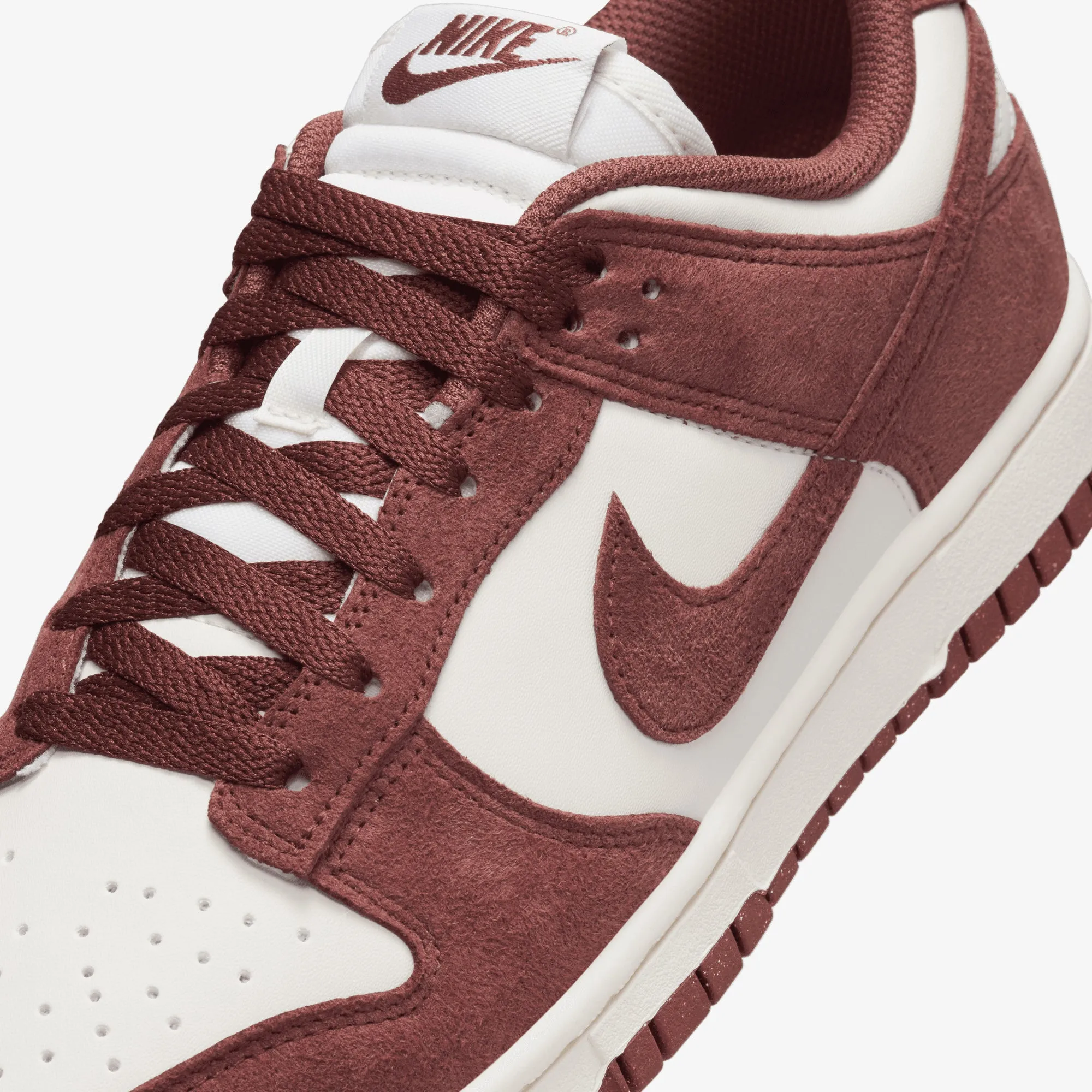 NIKE | WMN'S DUNK LOW { PHANTOM/RED SEPIA-SAIL-WHITE