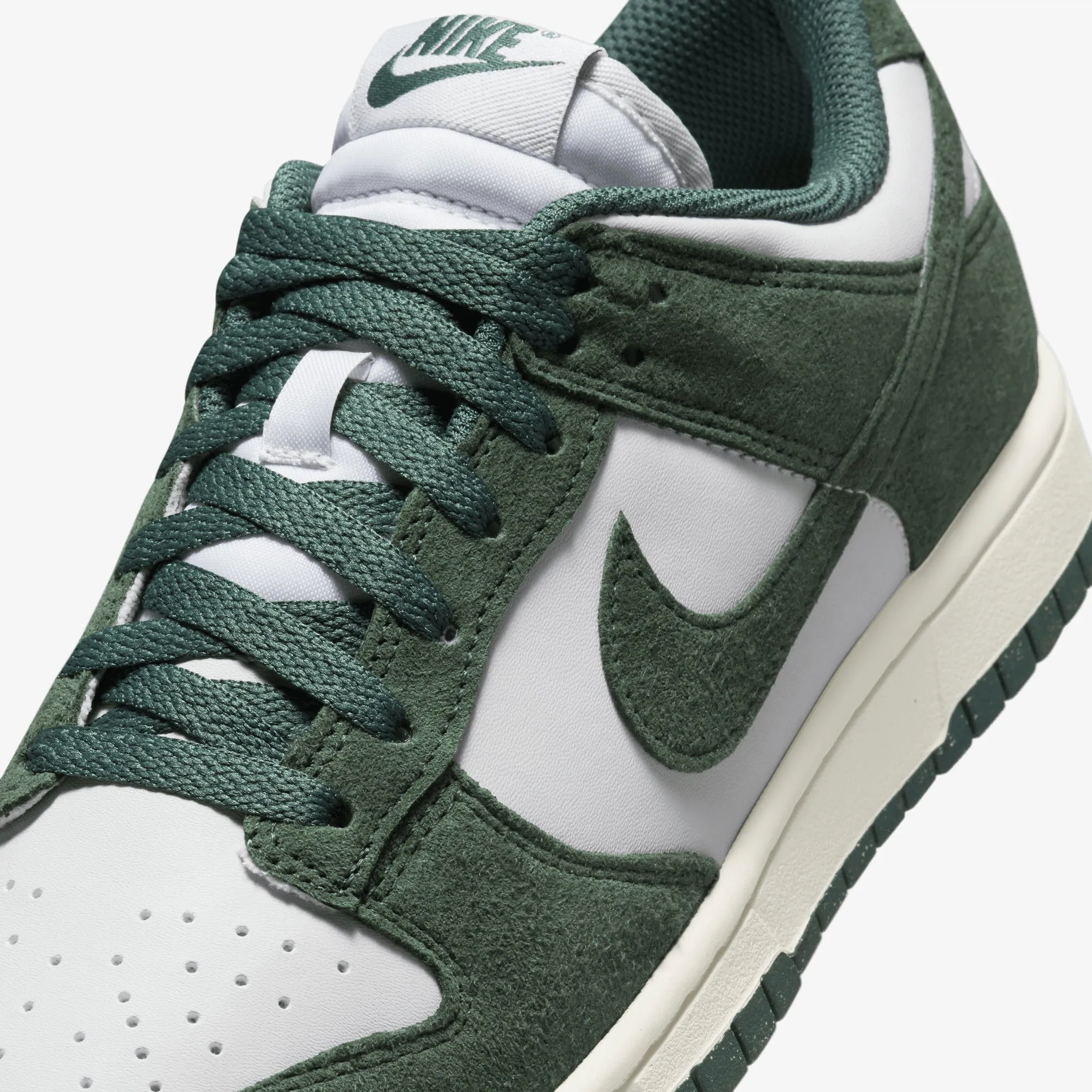 NIKE | WMN'S DUNK LOW { PHOTON DUST/VINTAGE GREEN-SAIL-WHITE