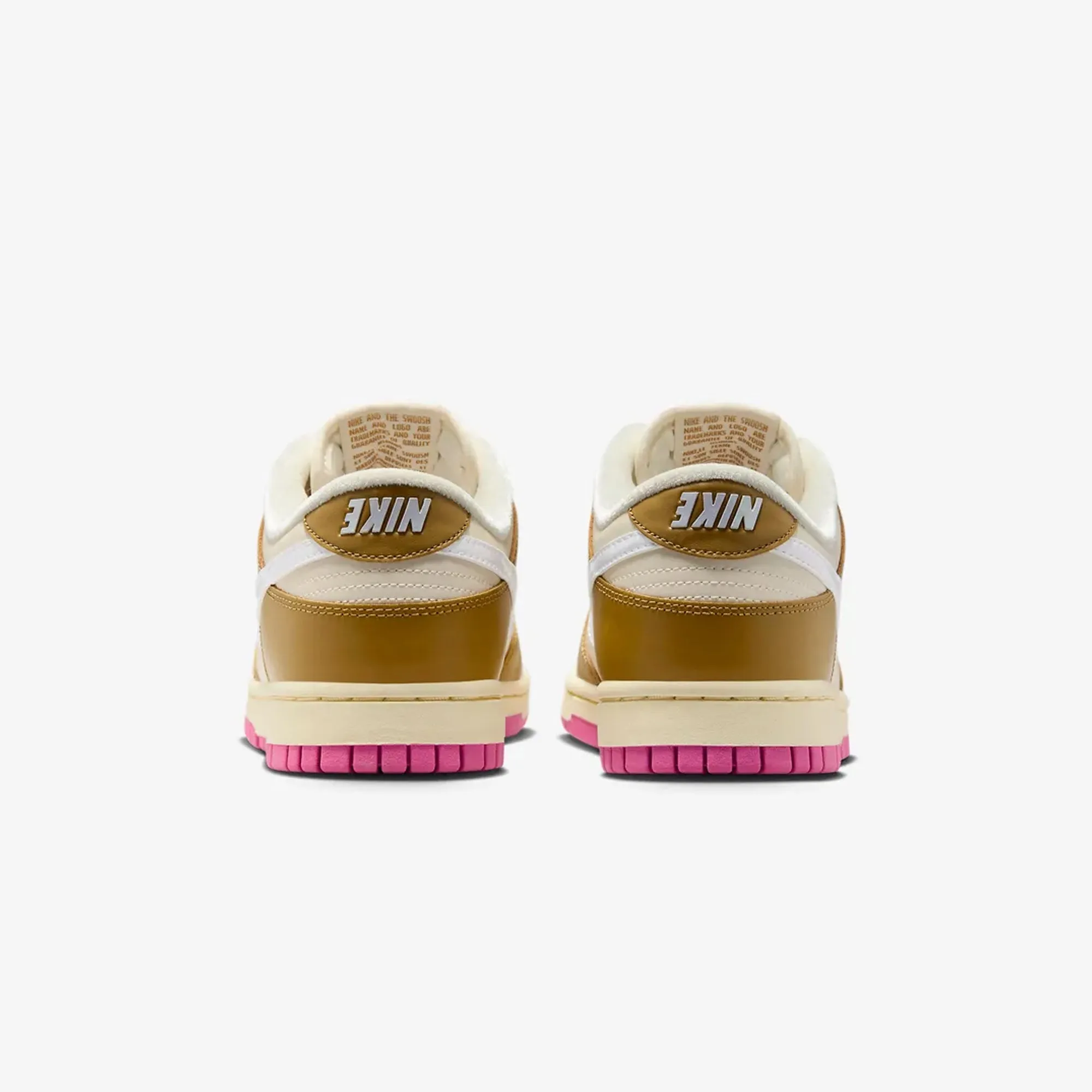 Nike | WMN'S DUNK LOW SE  { BRONZINE/COCONUT MILK-PLAYFUL PINK