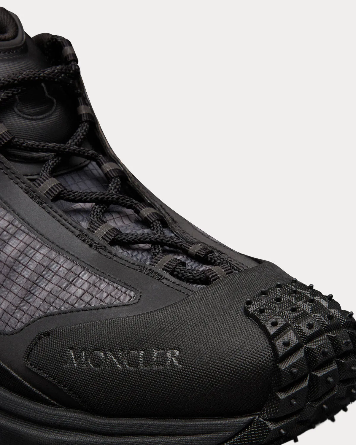 Trailgrip Lite Black Low Top Sneakers